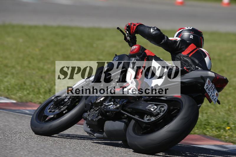 /Archiv-2024/29 12.06.2024 MOTO.CH Track Day ADR/Gruppe gelb/63